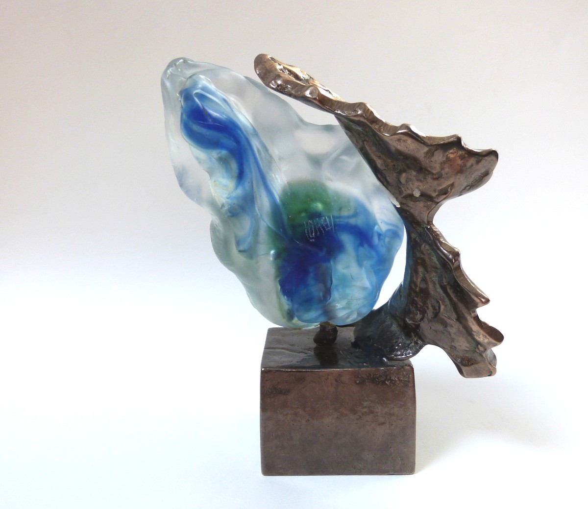 Yves Lohé sculpture bronze et pâte de verre  "le petit baiser "-photo-3