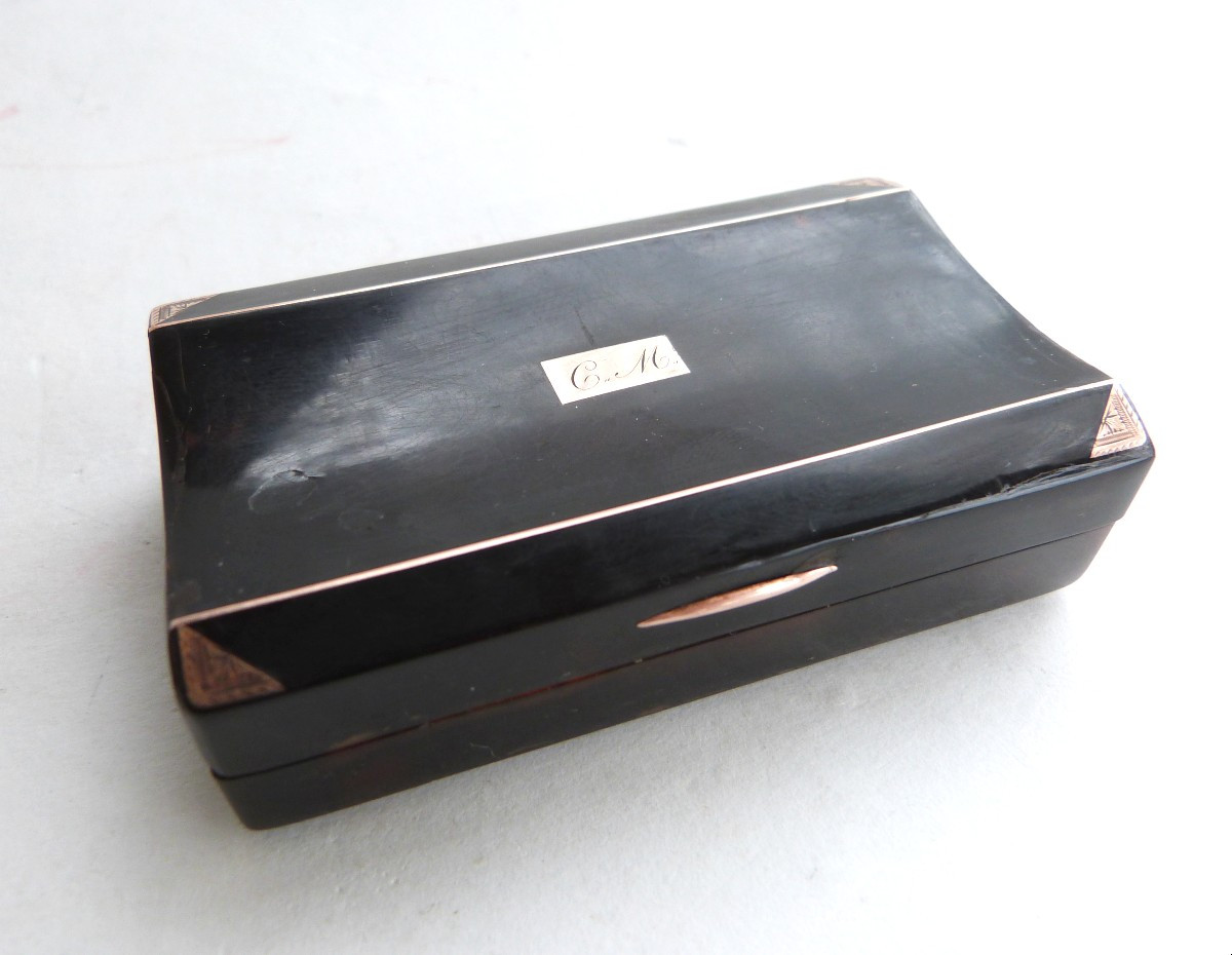 tabatière en écaille et or 14 k de la fin du XIXeme siècle 