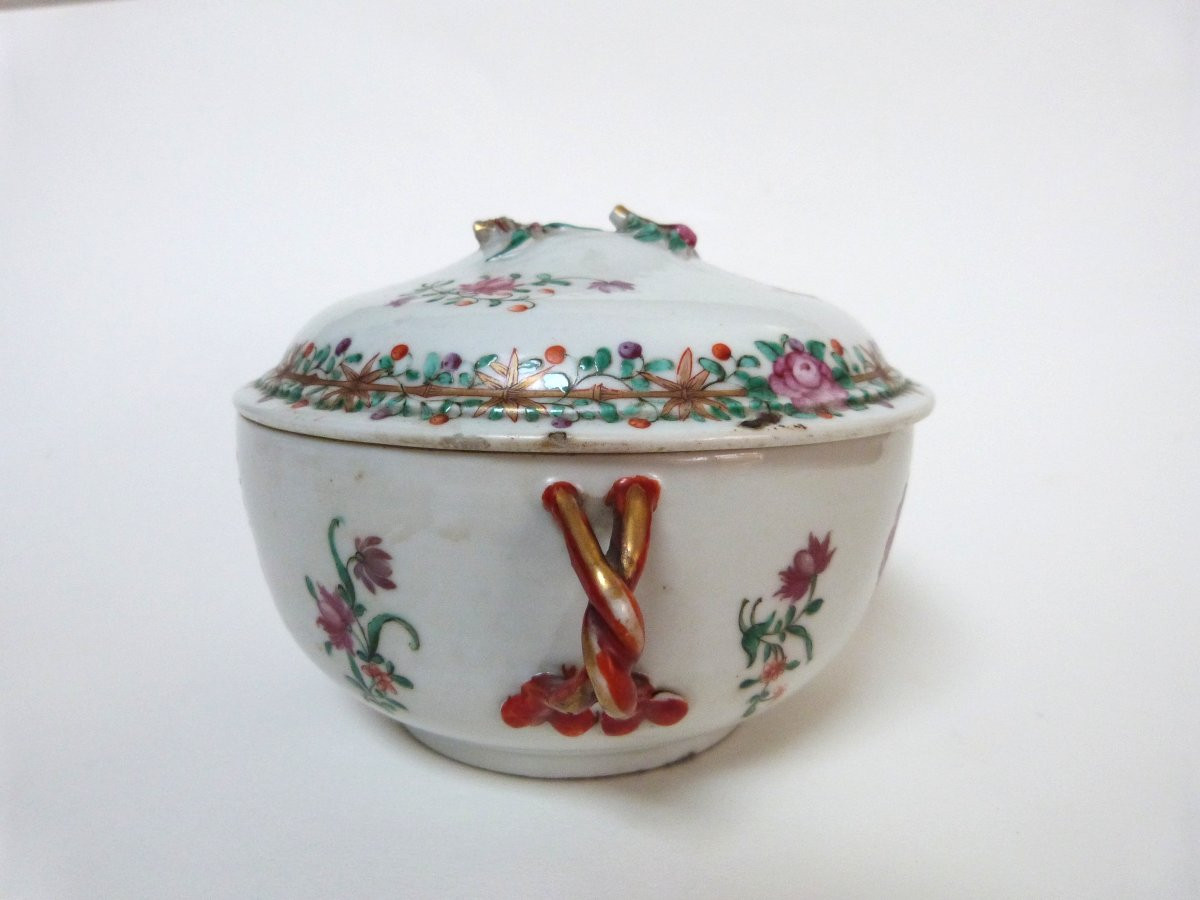 Covered Broth Dish In 18th-century Chinese Porcelain From The East India Company-photo-2