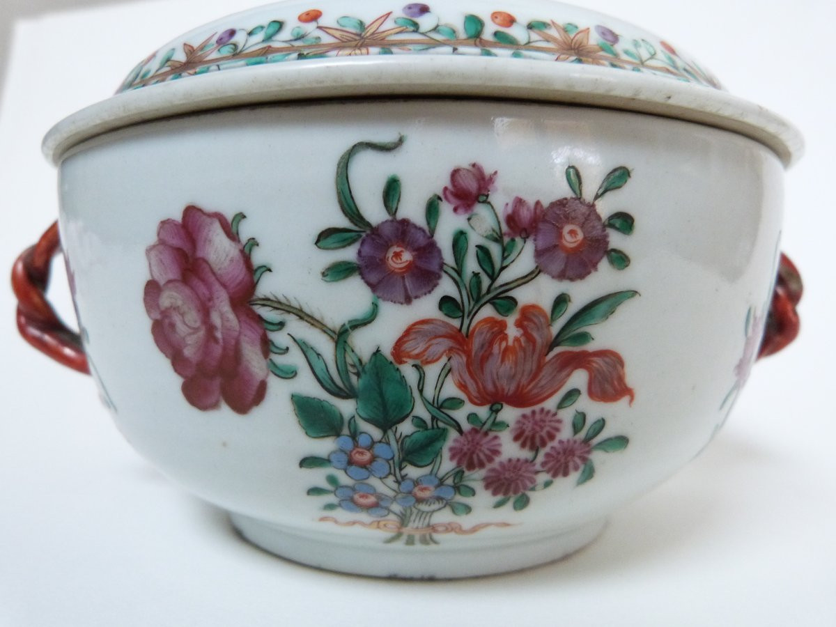 Covered Broth Dish In 18th-century Chinese Porcelain From The East India Company-photo-4