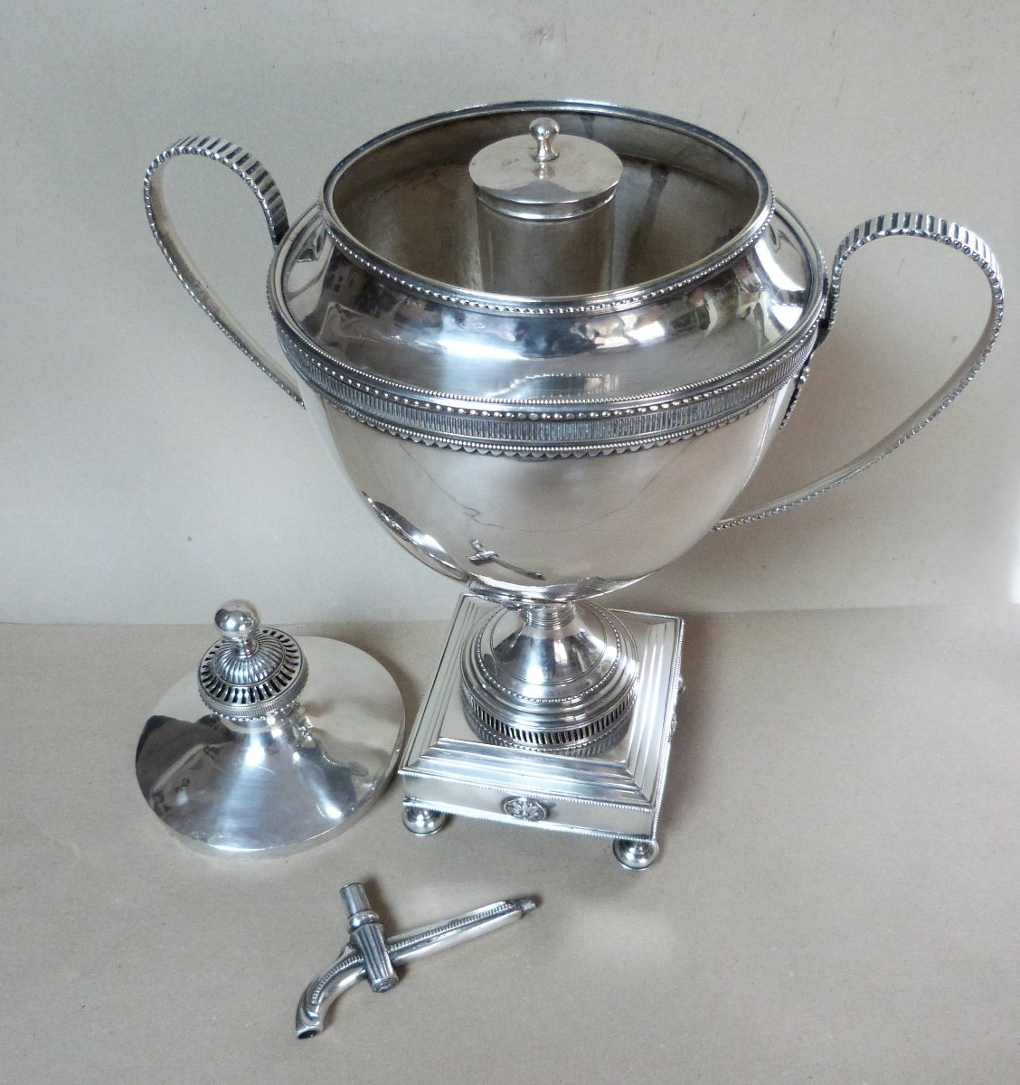 Grand Samovar d'époque empire en métal doublé argent début du XIXeme siècle-photo-6