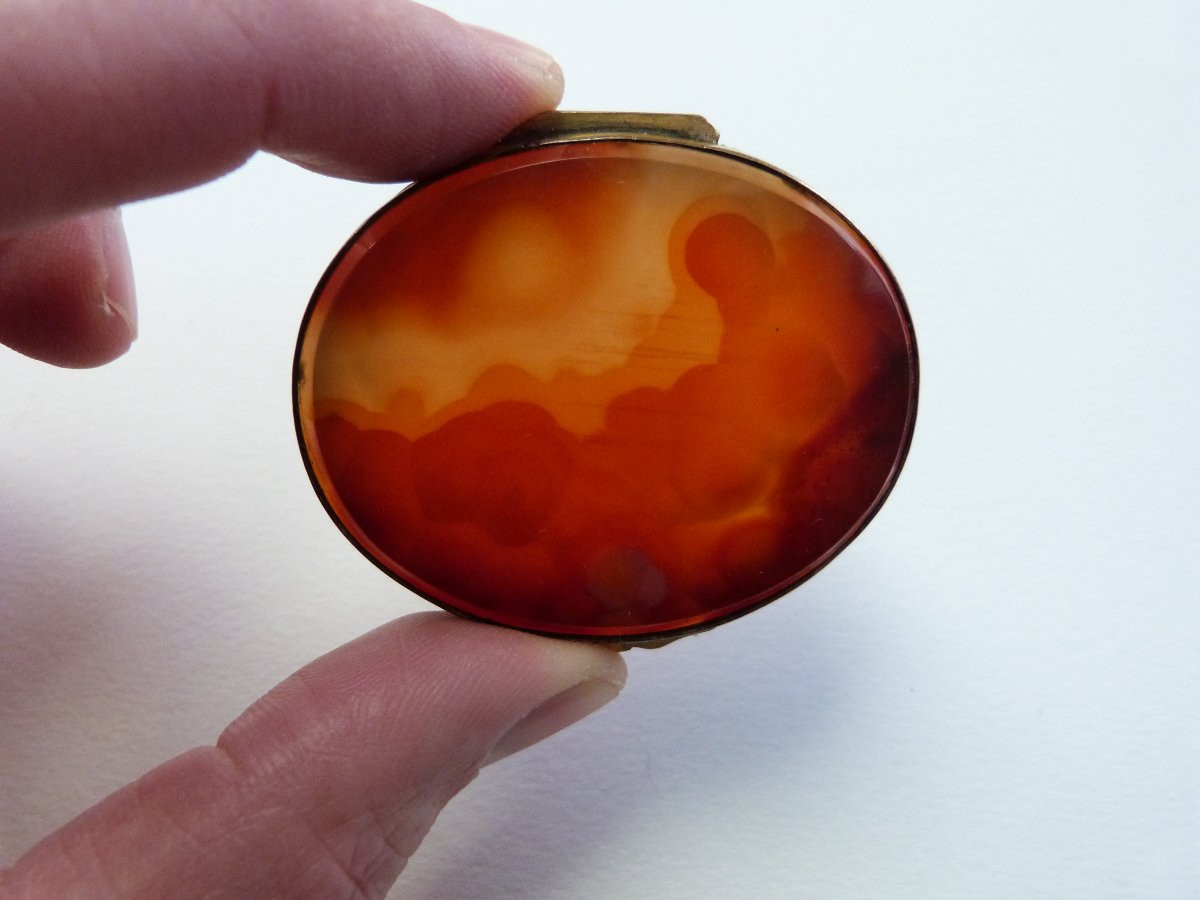 19th Century Agate And Pompon Snuffbox -photo-2