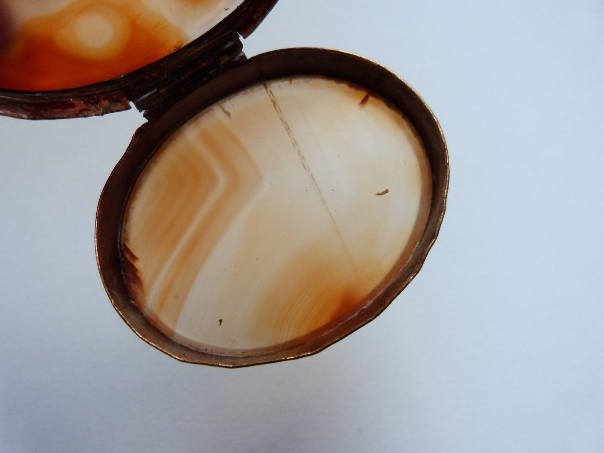19th Century Agate And Pompon Snuffbox -photo-5
