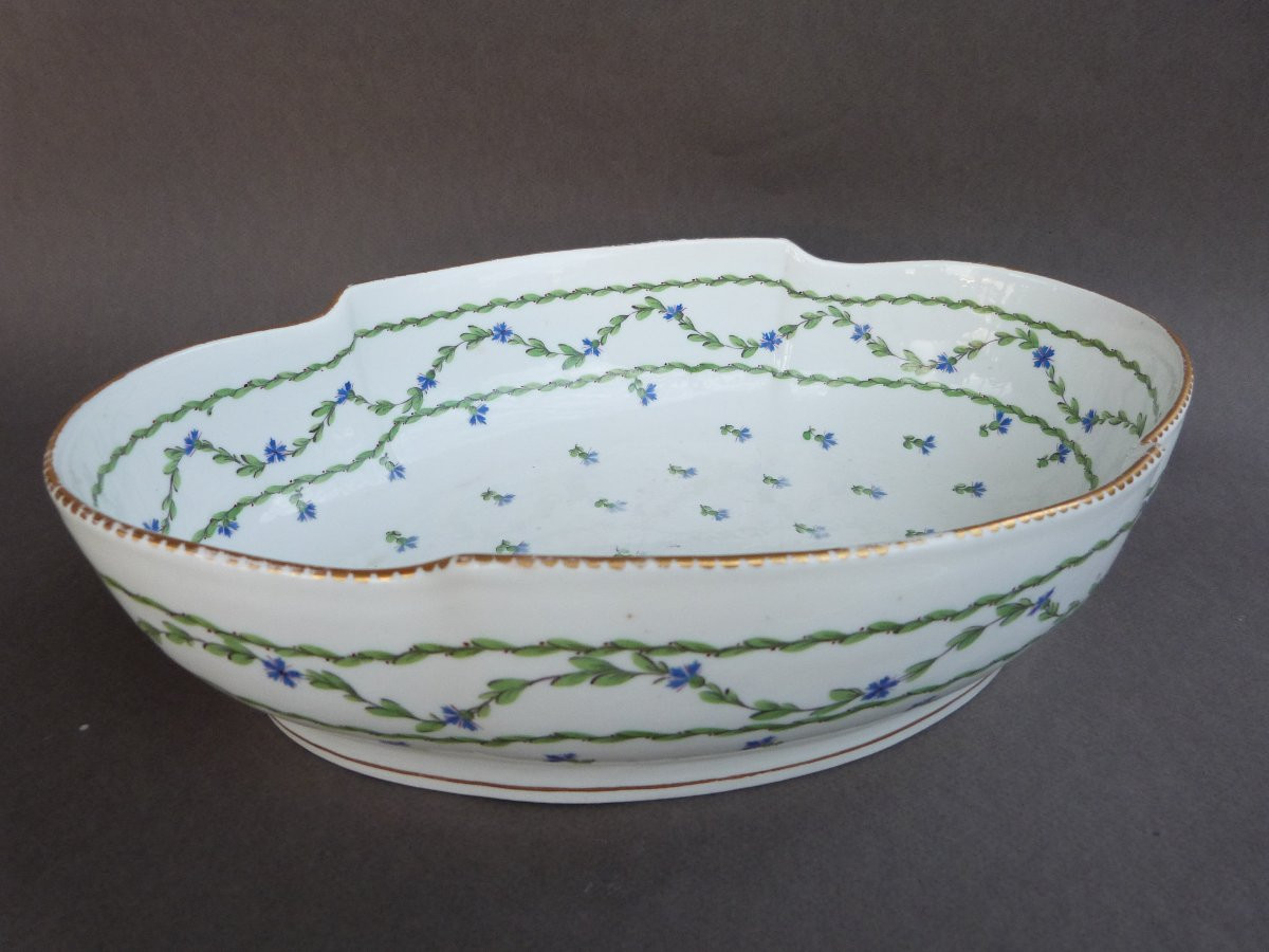 Manufacture de la reine rue Thiroux bassin en porcelaine de Paris du XVIIIeme siècle -photo-3