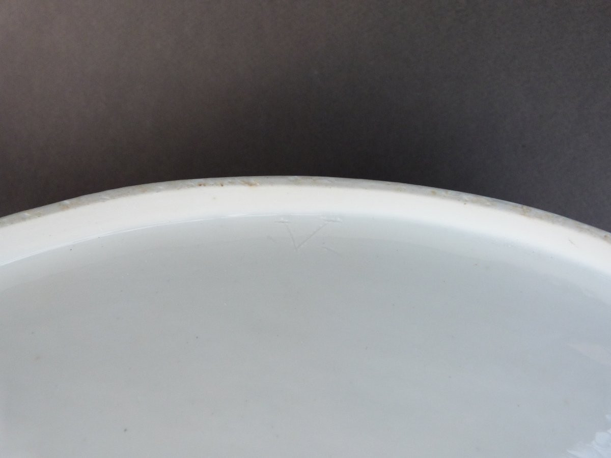 Manufacture de la reine rue Thiroux bassin en porcelaine de Paris du XVIIIeme siècle -photo-6