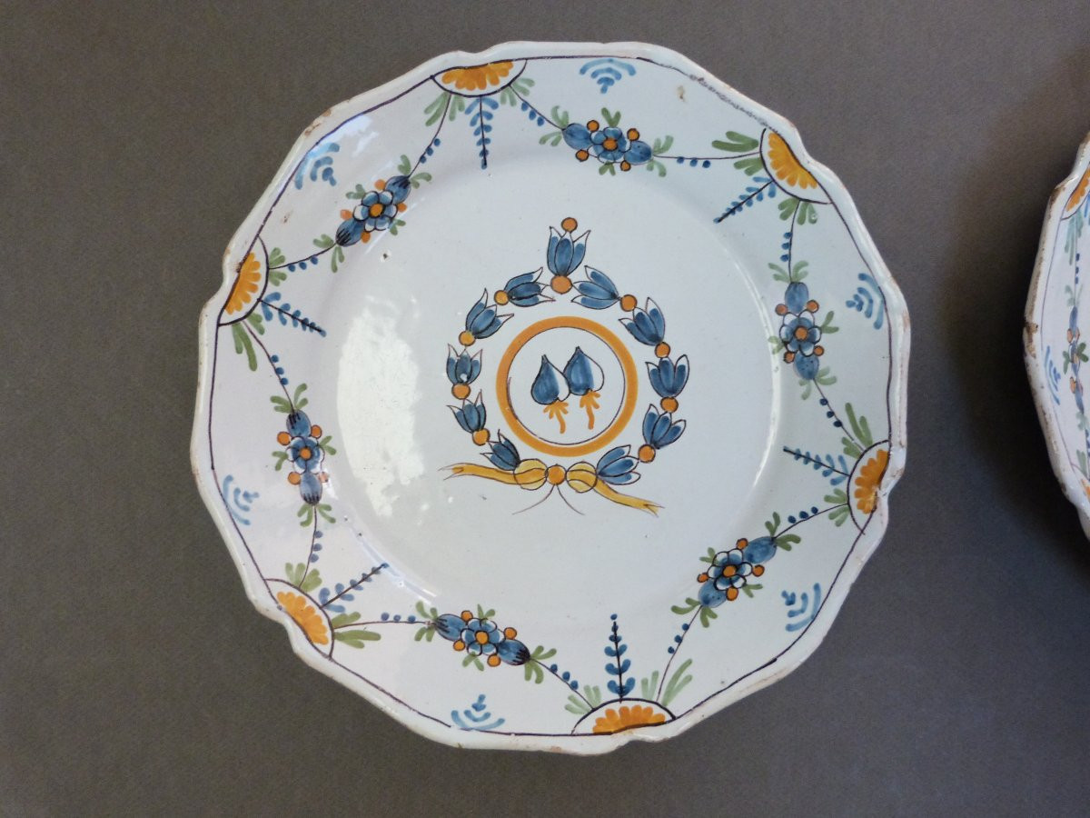 Pair Of 18th-century Nevers Earthenware Plates, Signed -photo-2