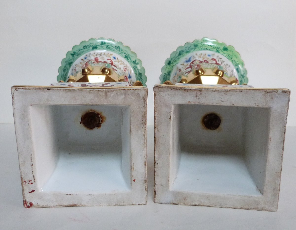 Paire de vases Médicis en porcelaine de Paris vers 1830 -photo-8