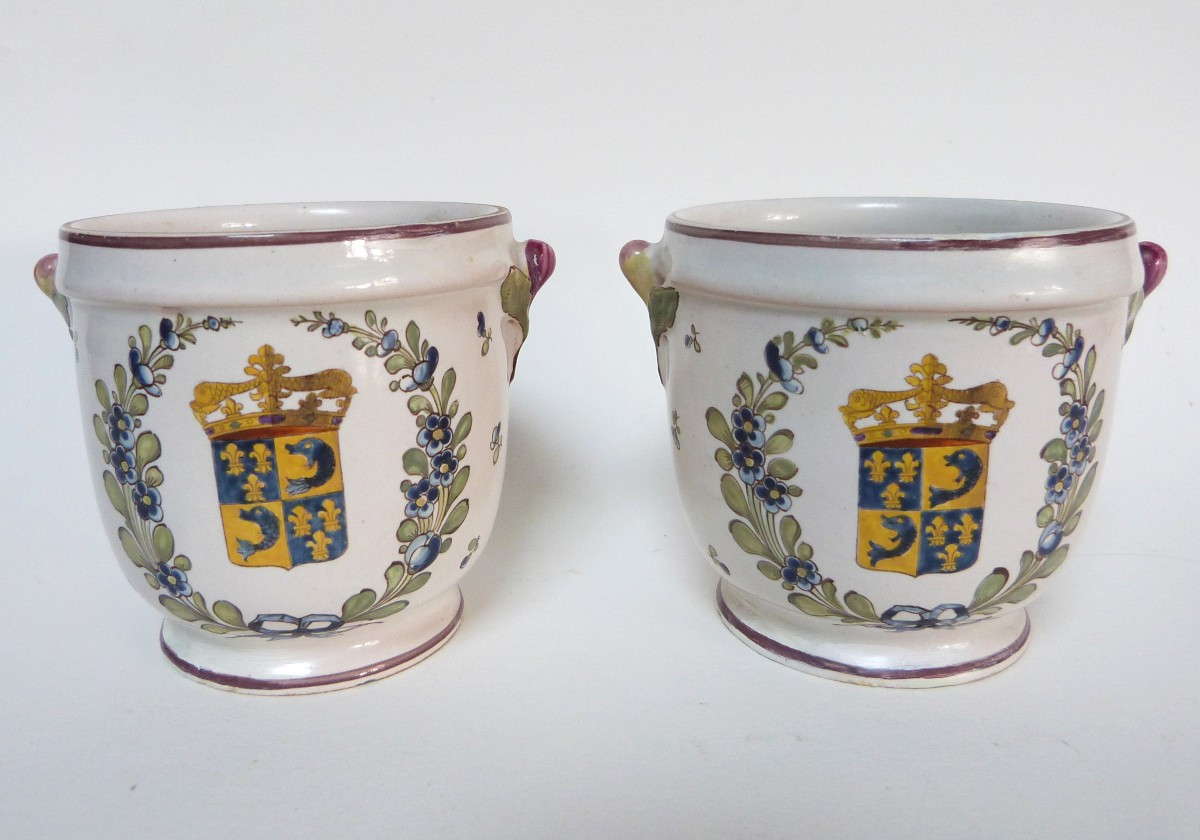 Niderviller - Samson Pair Of Earthenware Pot Holders Bearing The Coat Of Arms Of The Dauphin Of France