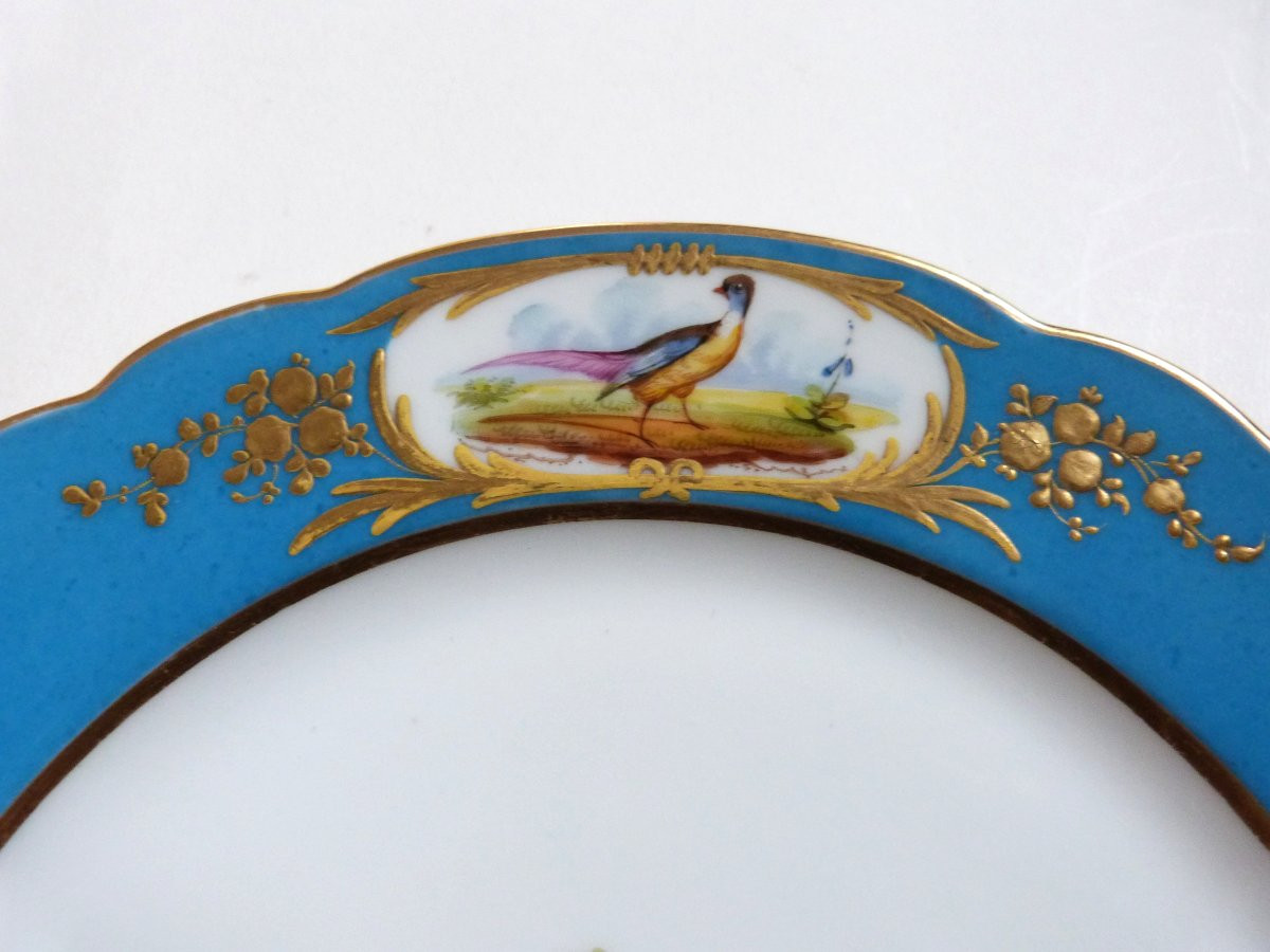 Chapelle à Paris assiette en porcelaine époque restauration dans le style de Sèvres -photo-1