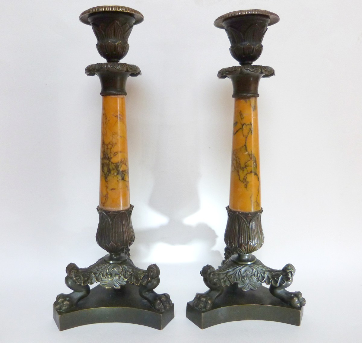 Paire de chandeliers en bronze et marbre XIXeme