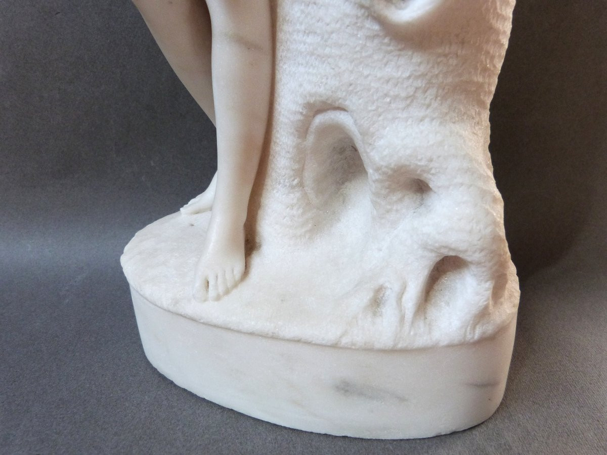 Sculpture en marbre nymphe protectrice des abeilles dans le style antique XIXeme siècle -photo-4
