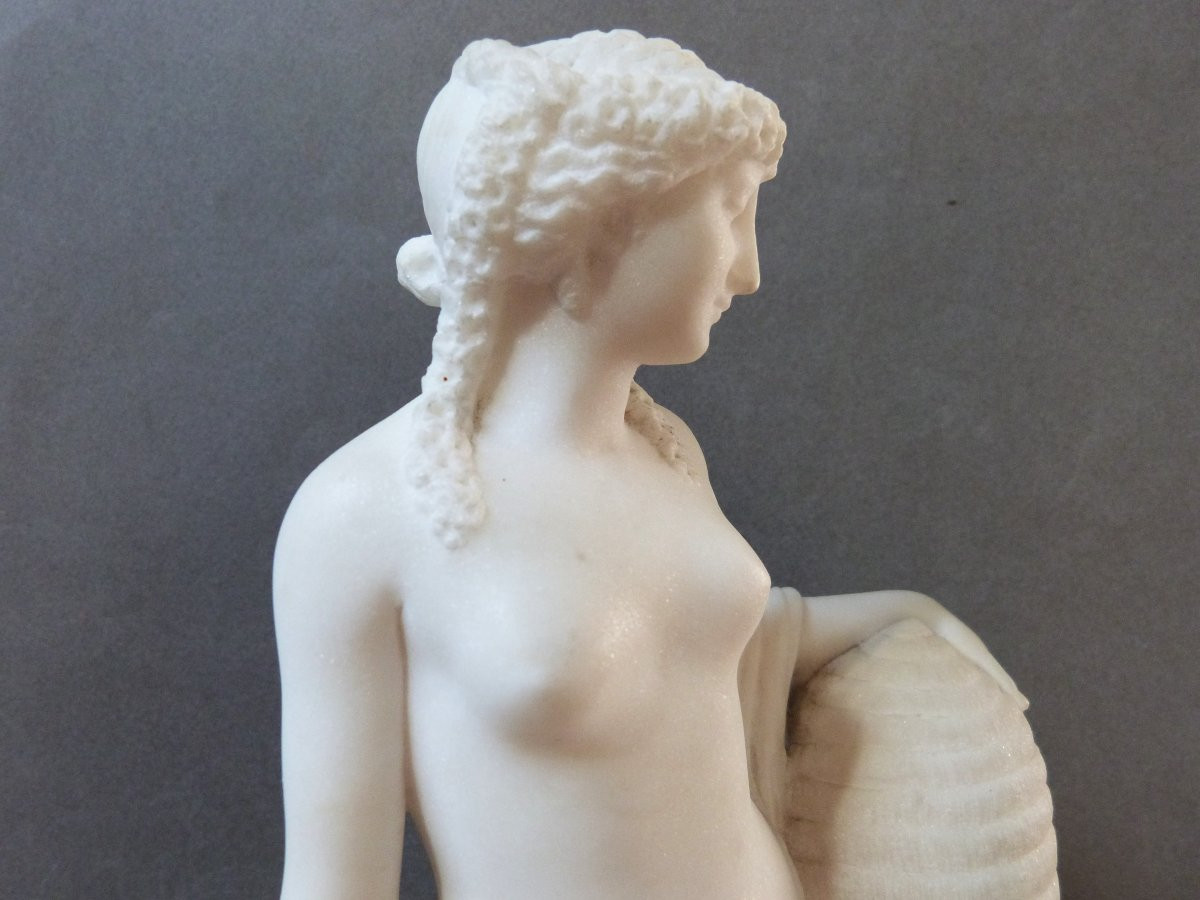 Sculpture en marbre nymphe protectrice des abeilles dans le style antique XIXeme siècle -photo-5