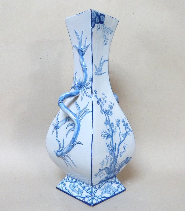 Emile Gallé pour Saint Clément vase en faïence à décor japonisant 