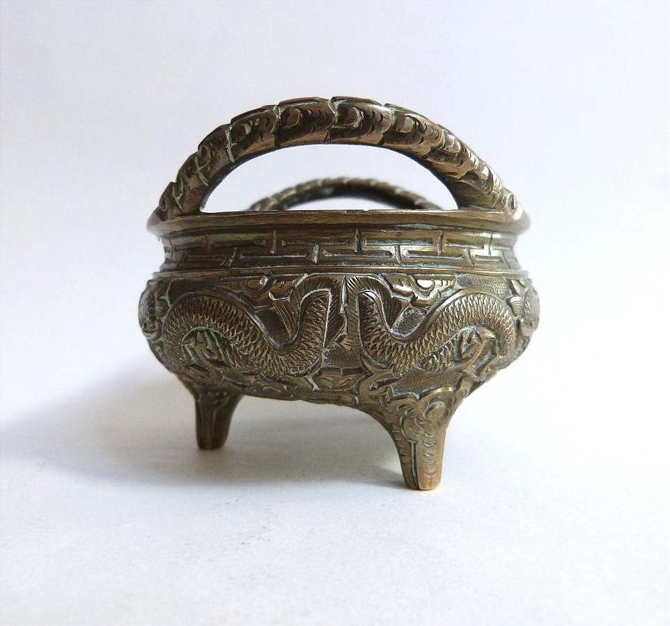 19th-century Chinese Bronze Incense Burner, Xuande-marked, With Dragon Decoration (attributed To Xuande)-photo-3