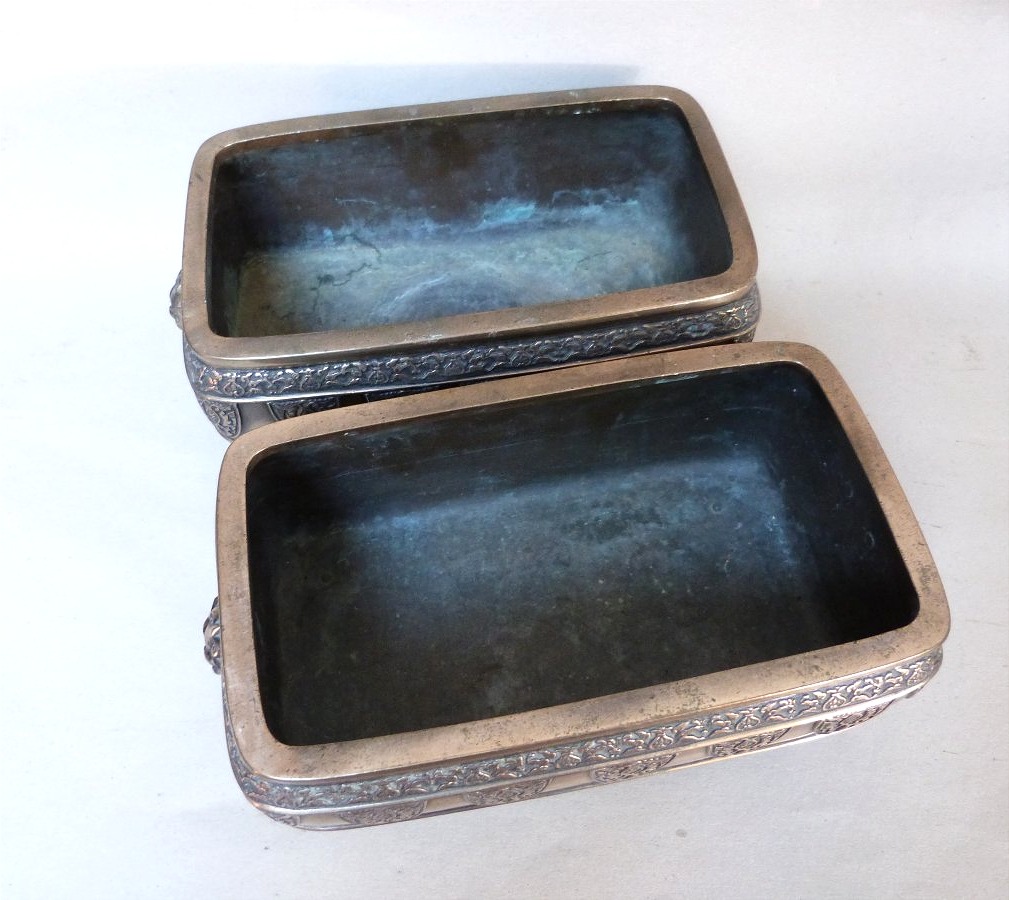 Pair Of Bronze Planters From Japan's Meiji Period, Marked "chinoise" -photo-1