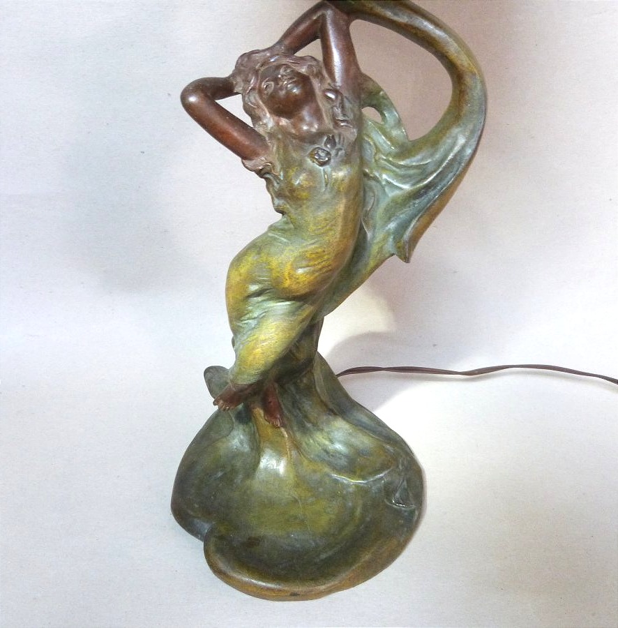 Lampe art nouveau à décor de femme vers 1900-photo-2