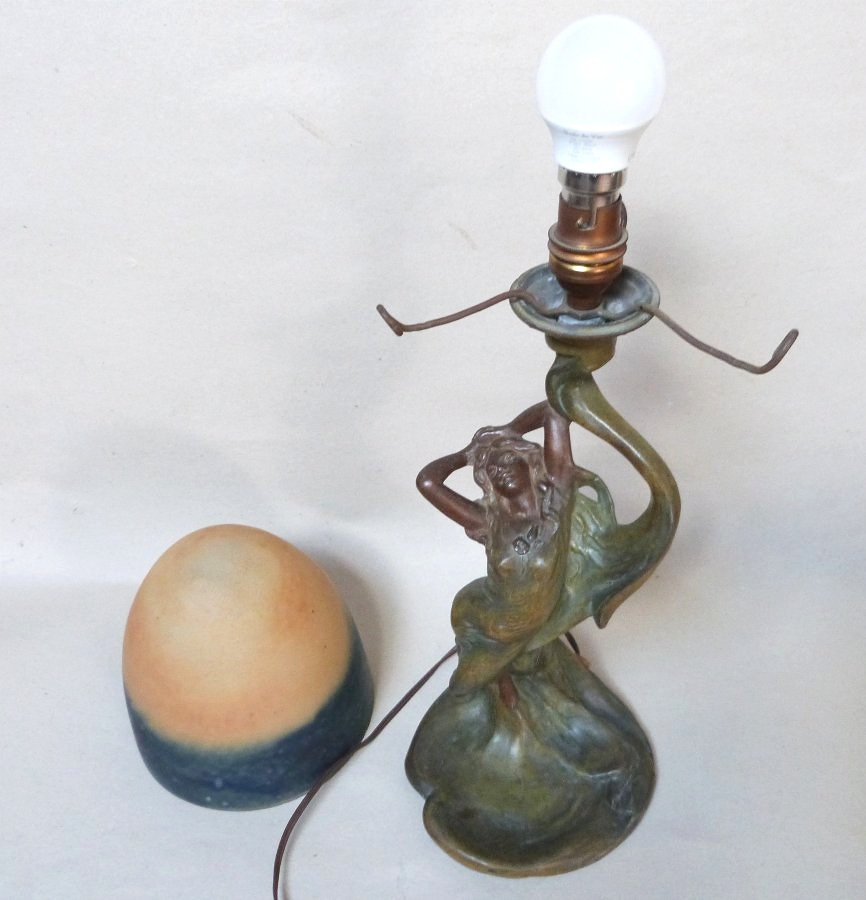 Lampe art nouveau à décor de femme vers 1900-photo-4