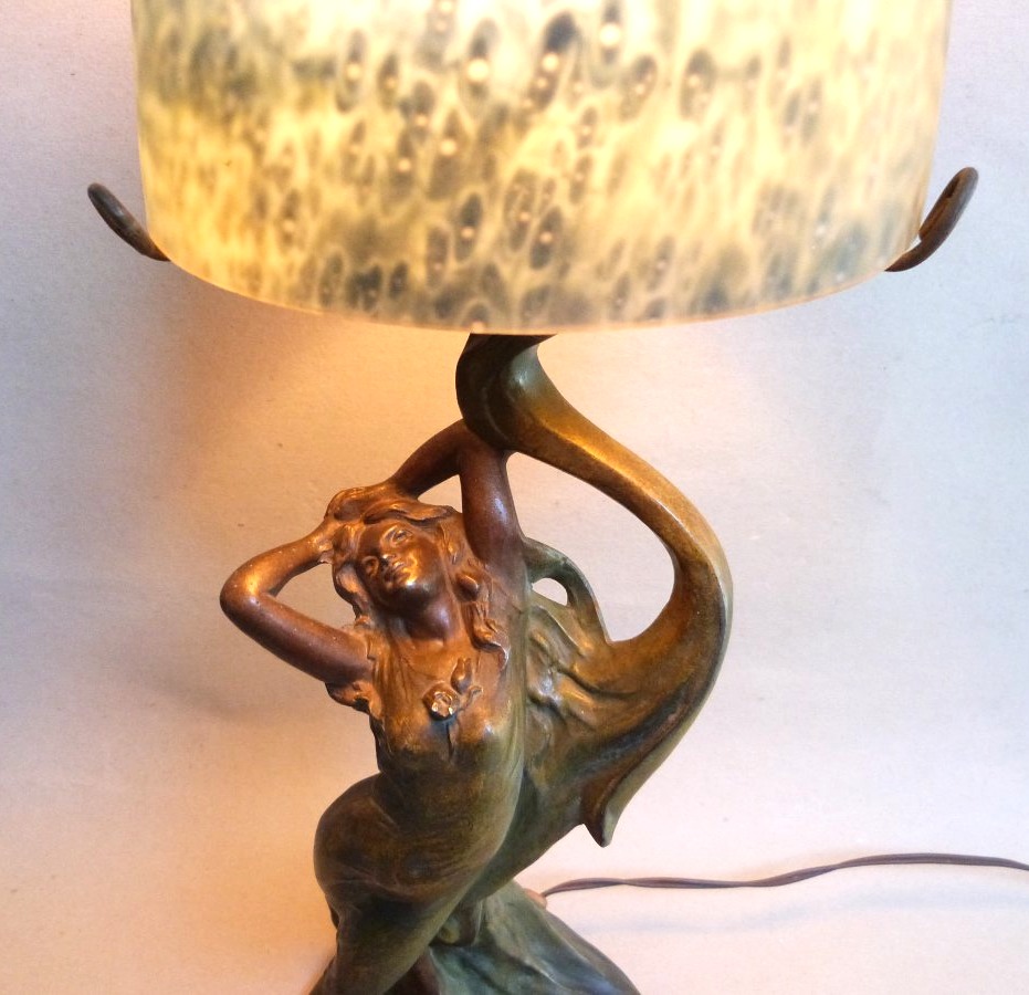 Lampe art nouveau à décor de femme vers 1900-photo-7