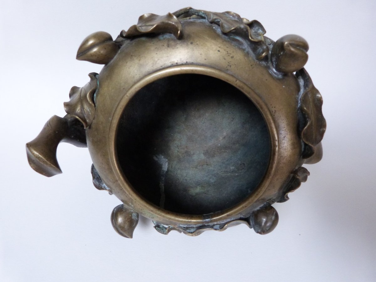 Large Peach-colored Bronze Incense Burner Symbolizing Longevity, China, Late 19th Century-photo-3