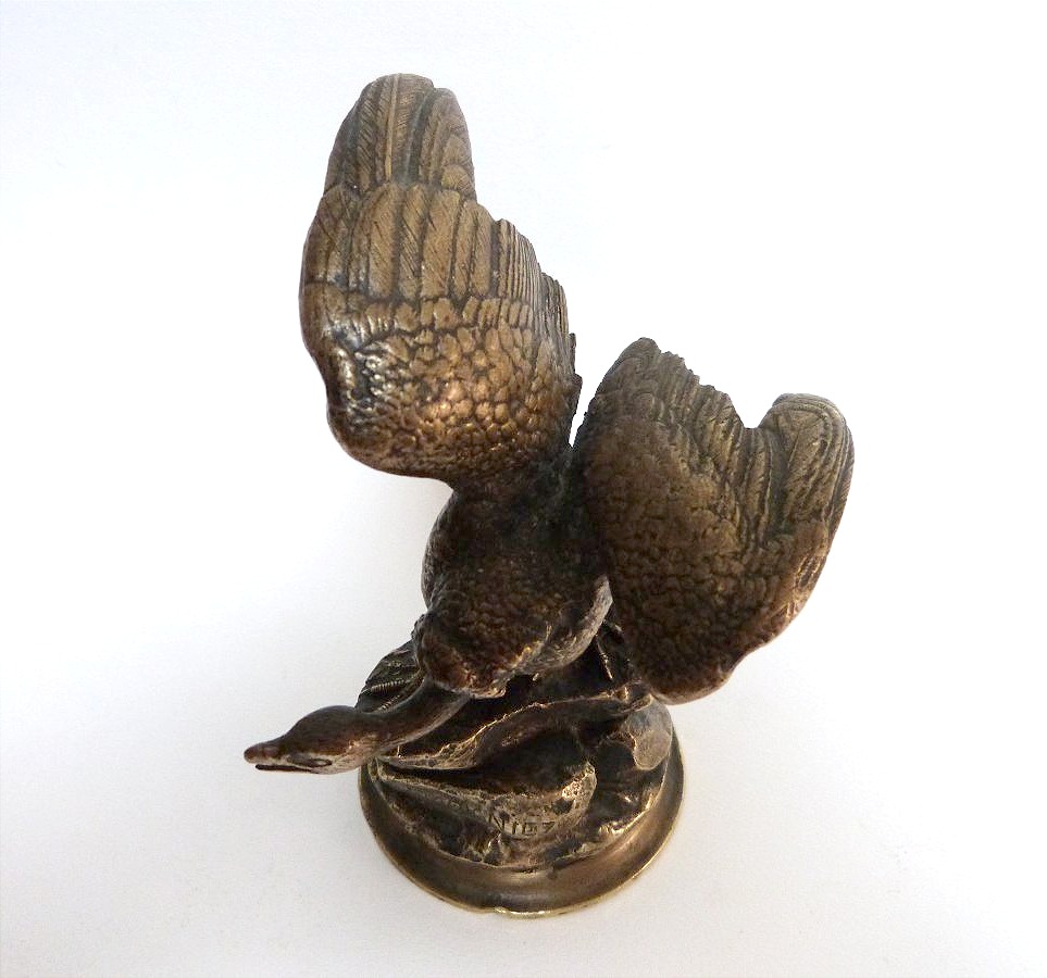 Jules Moignez: A Rare Bronze Vulture -photo-5