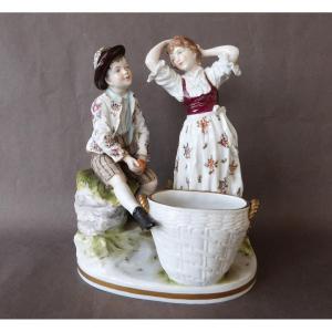 Groupe Statuette En Porcelaine De Saxe Bouquetière Enfants 