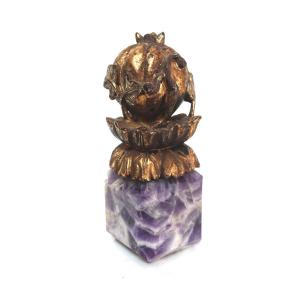 Amethyst Paperweight And Carved Golden Lacquered Wood China 18th 19th Century