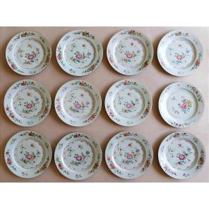 Ensemble De 12 Assiettes En Porcelaine De Chine Compagnie Des Indes XVIIIeme