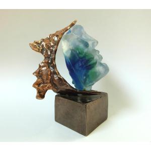 Yves Lohé sculpture bronze et pâte de verre  "le petit baiser "