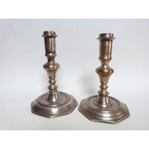 2 chandeliers en bronze du XVIIeme siècle