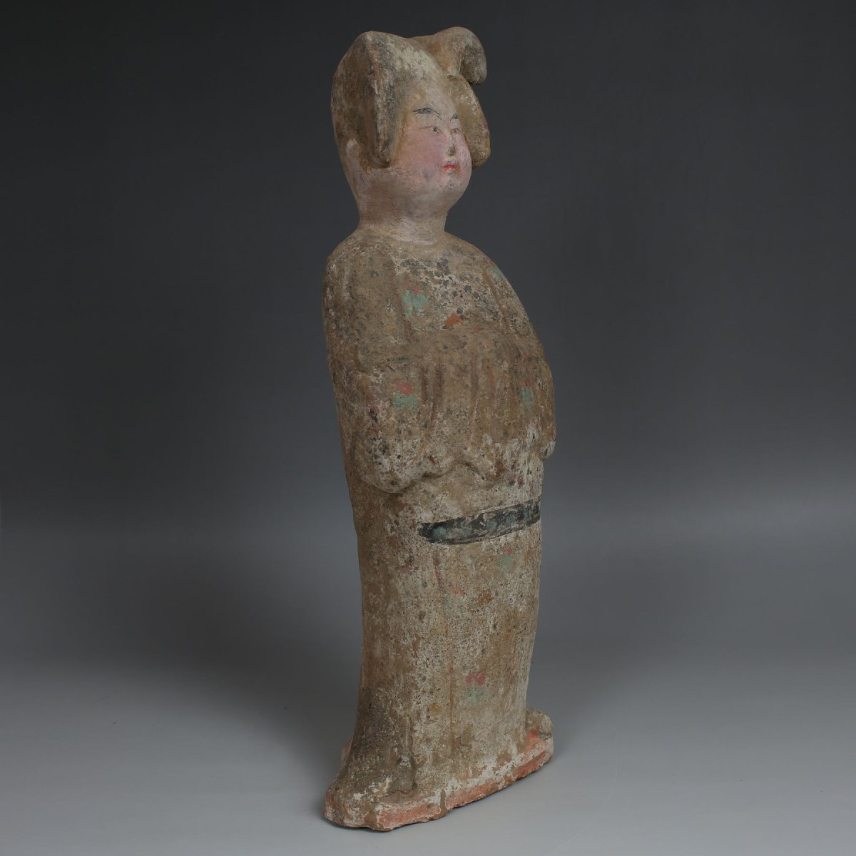 Tang Dynasty Standing Court Lady In Painted Terracotta — Certificate Of Authenticity (qed)-photo-1