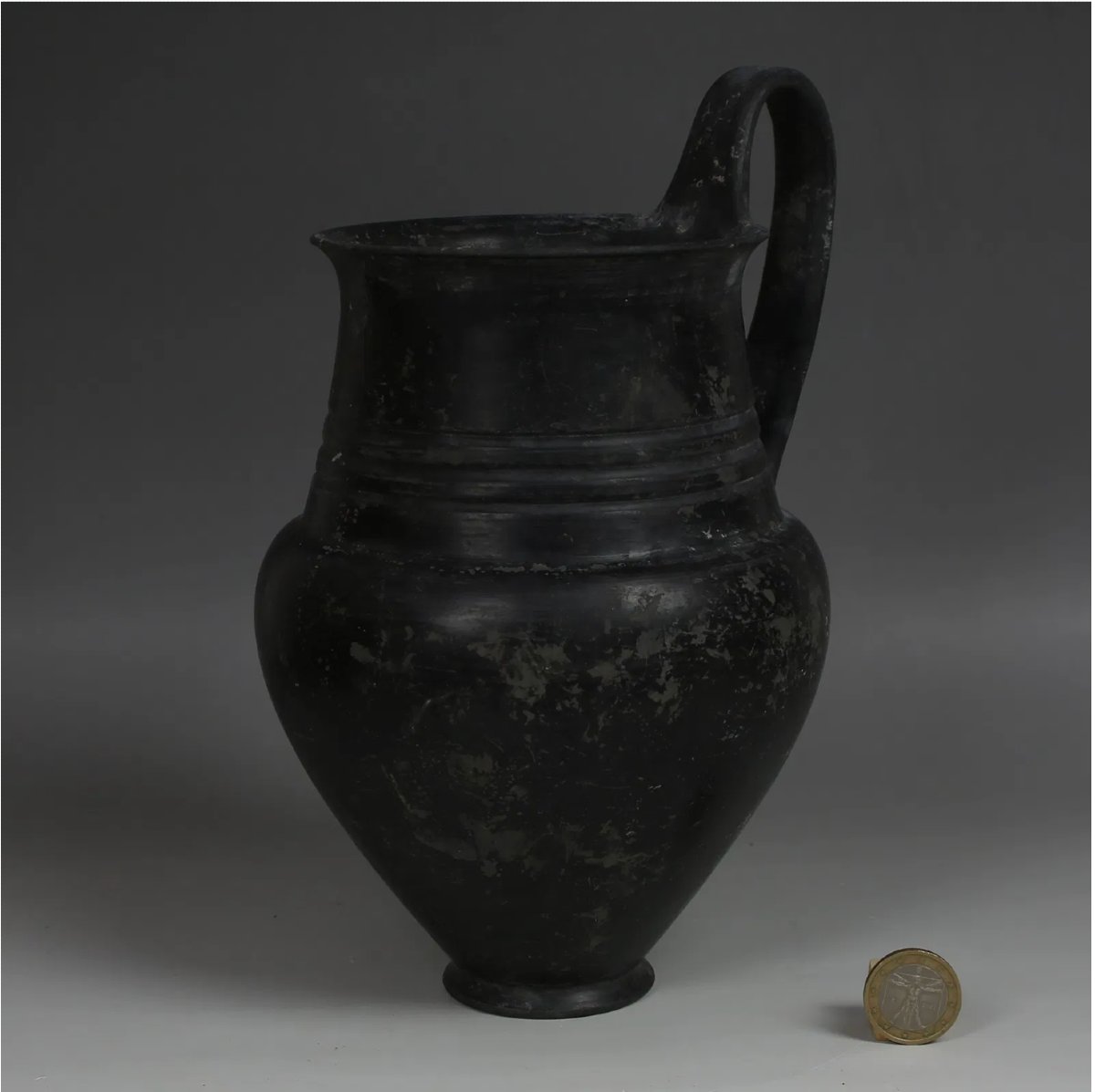 Olpe Étrusque Bucchero Nero (Rasmussen 1b) – Certificat d’authenticité-photo-3