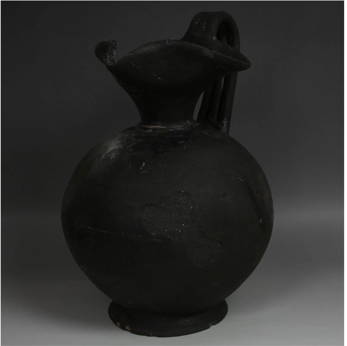 Grande Œnochoé Étrusque Bucchero Nero (29cm) – Certificat d’authenticité