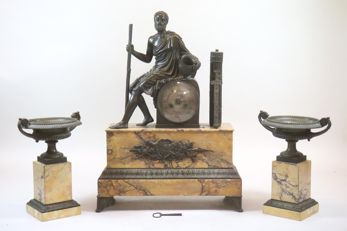 Horloge De Table 3 Pièces 56cm Boîtier En Marbre Figurine En Bronze Ulysse Vers 1830