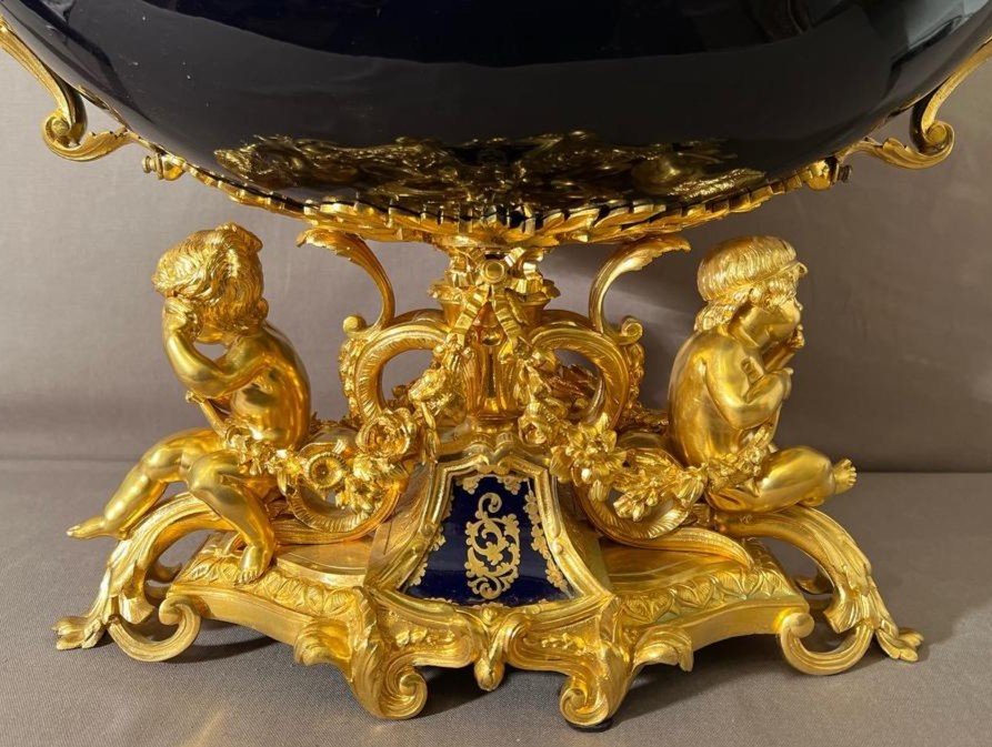 Very Important Table Center In Gilt Bronze And Bleu Sévres Porcelain Nineteenth-photo-3