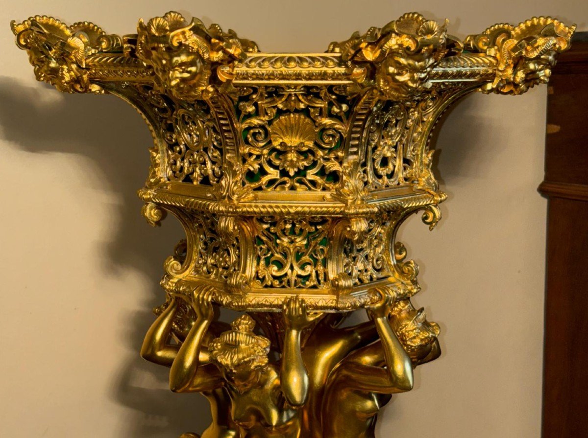 Very Important Centerpiece, 19th Century Planter, In Chiseled Gilded Bronze.-photo-1