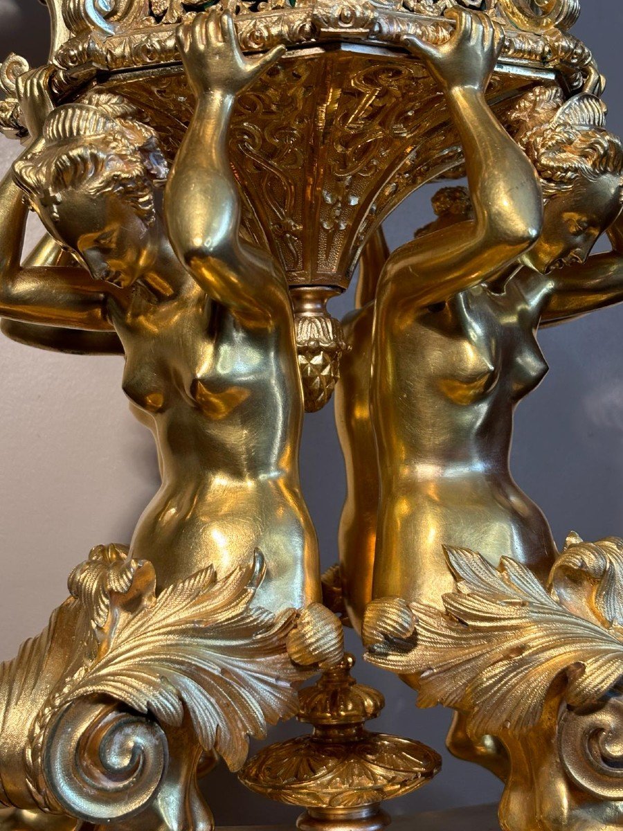 Very Important Centerpiece, 19th Century Planter, In Chiseled Gilded Bronze.-photo-5
