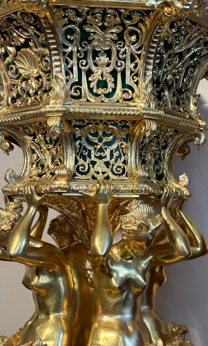 Very Important Centerpiece, 19th Century Planter, In Chiseled Gilded Bronze.-photo-7