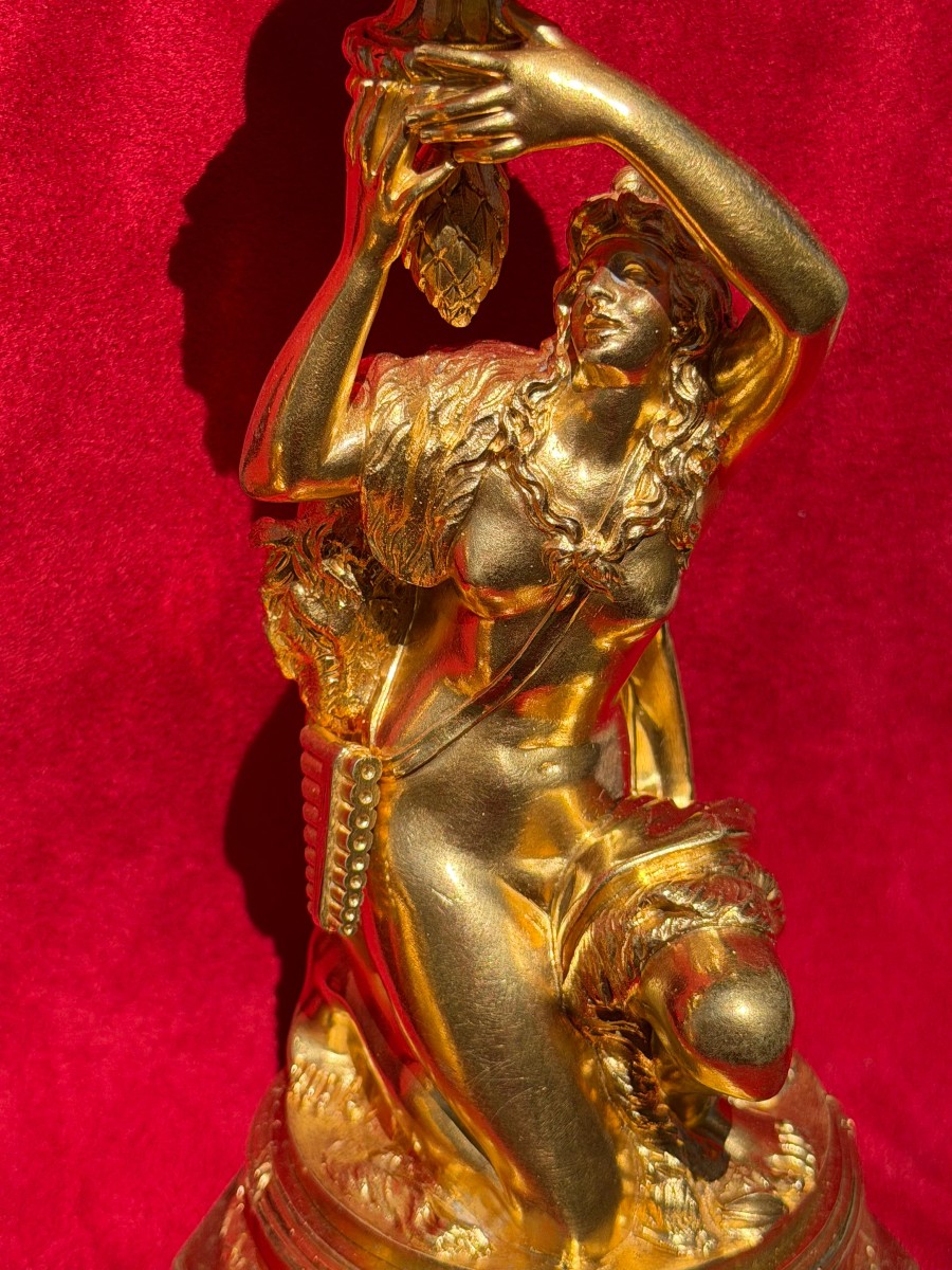 Paire de flambeaux en bronze ciselé et doré du XIXème siècle.-photo-5