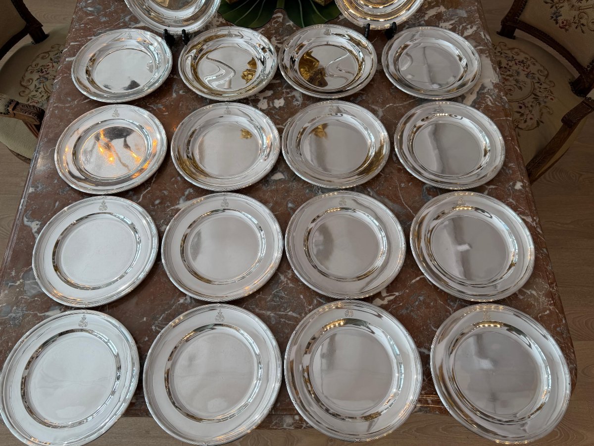 18 assiettes en argent massif – Maison ODIOT et Léonard Vincelet -photo-3
