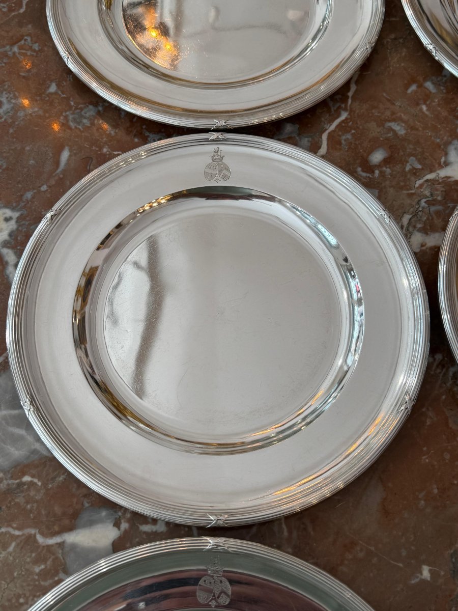 18 assiettes en argent massif – Maison ODIOT et Léonard Vincelet -photo-1