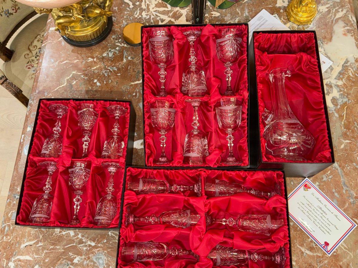 Service en cristal taillé à Baccarat par le meilleur ouvrier de France