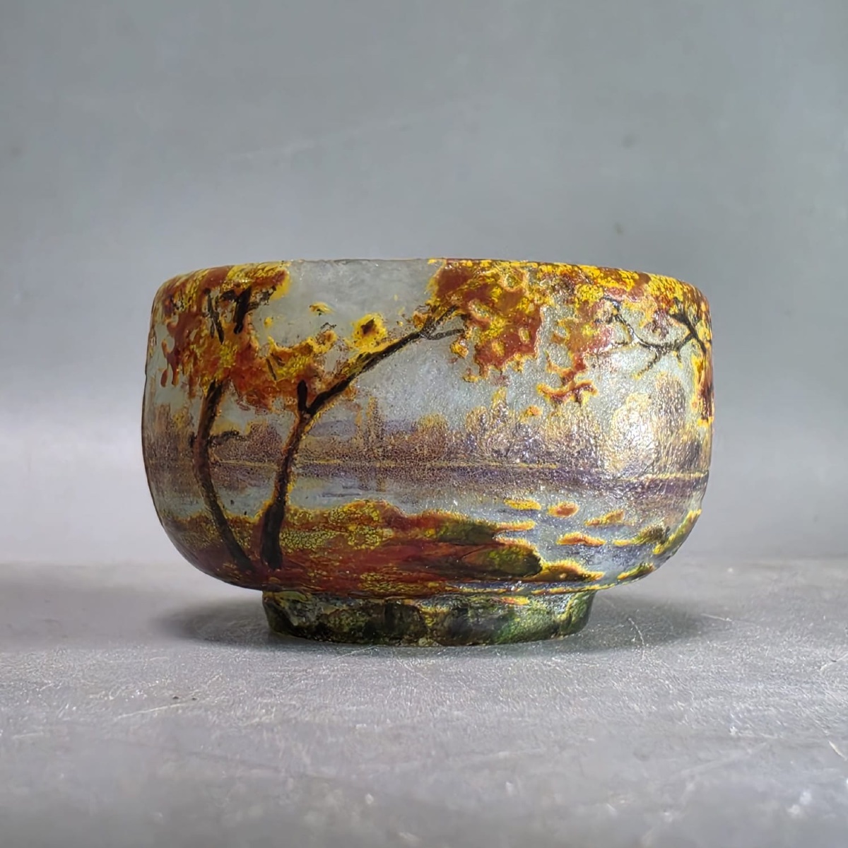 Daum Nancy Vase Miniature à décor d’un Paysage d’Automne-photo-2