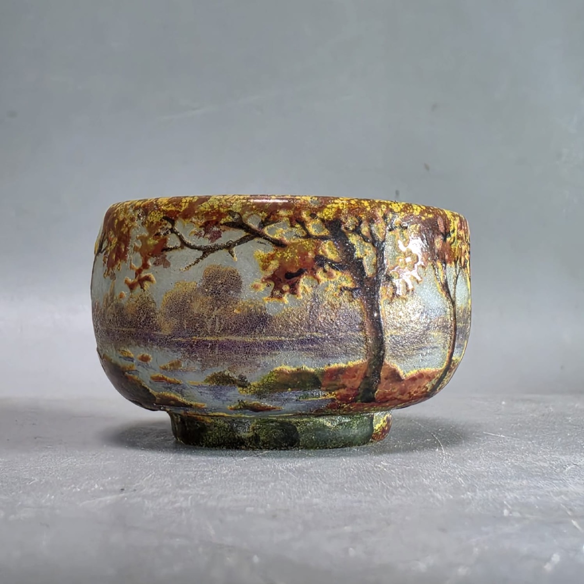 Daum Nancy Vase Miniature à décor d’un Paysage d’Automne