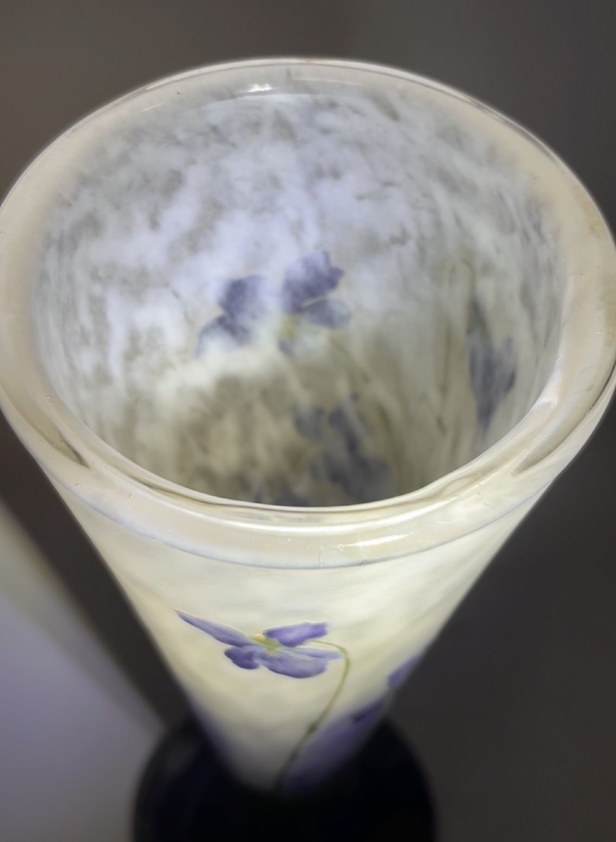 Daum Nancy – Vase diabolo à décor de violettes-photo-4
