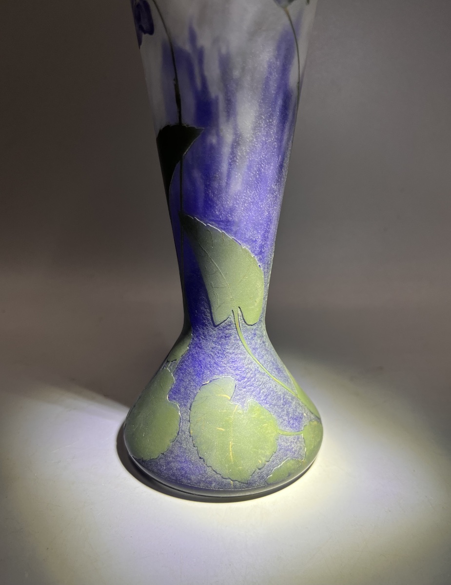 Daum Nancy – Vase diabolo à décor de violettes-photo-1