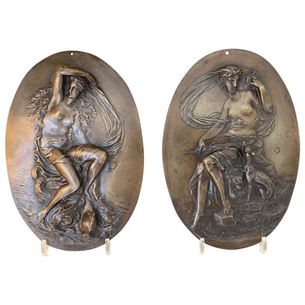 Paire de grands Médaillons en Bronze, 19ème