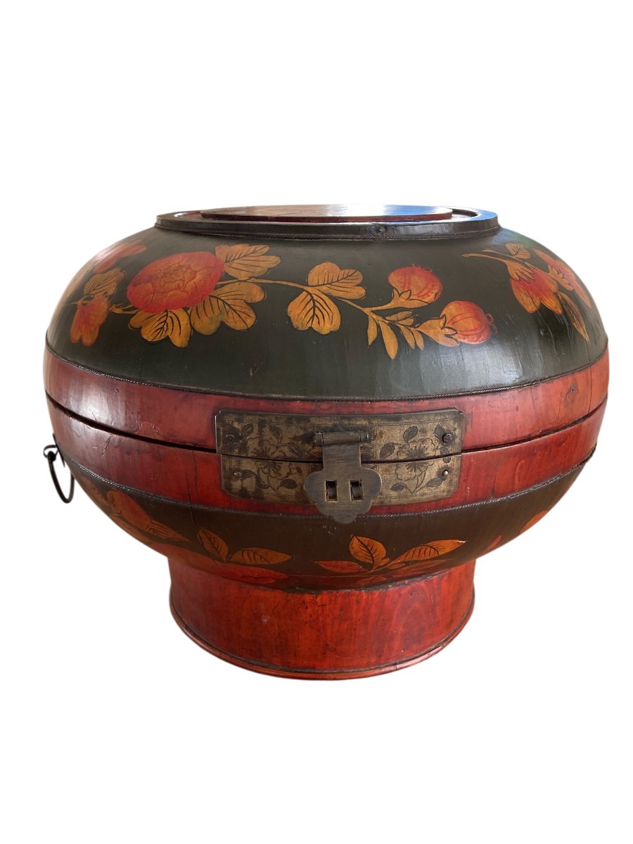 Grande Boîte de mariage Chinoise, bois polychromé, Début 20ème