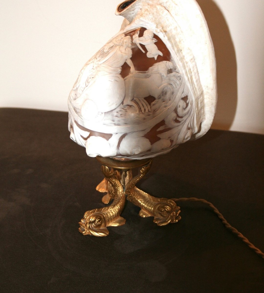 Seashell Lamp, Cameo Style On Bronze Feet 19th Century-photo-3