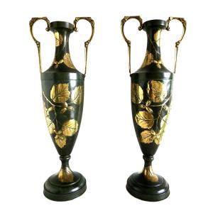 Paire de grands vases en forme d’Amphore, Art Nouveau.