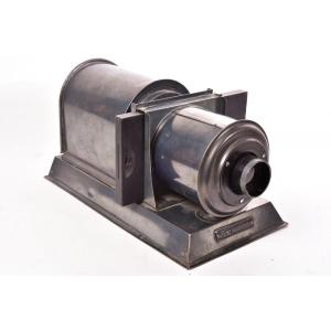 Projection And Magnification Lantern, Ica, Circa 1910